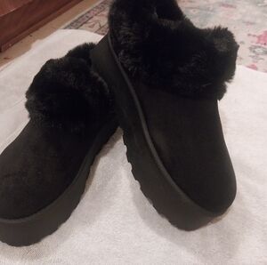 Luxurious Black Fur Women's Platform Shoes